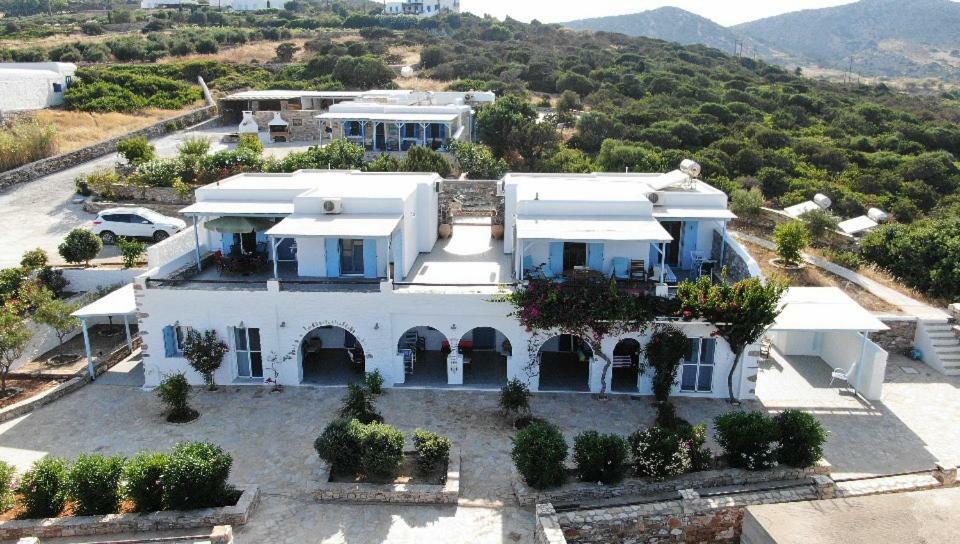 Ergina Summer Resort Antiparos Buitenkant foto